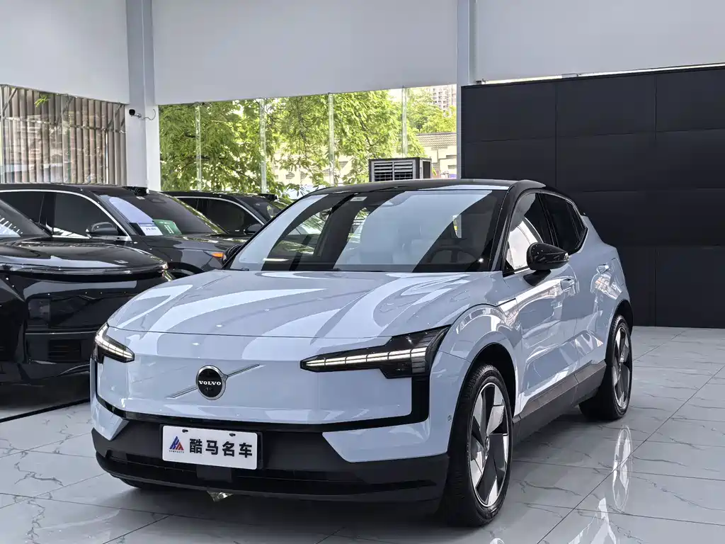 Volvo EX30 2025