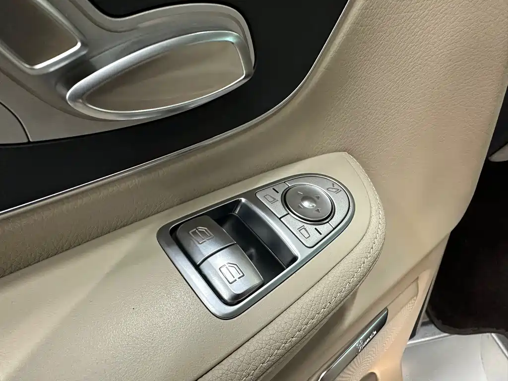 Mercedes-Benz V-Class V 2024 V 300 L Luxury