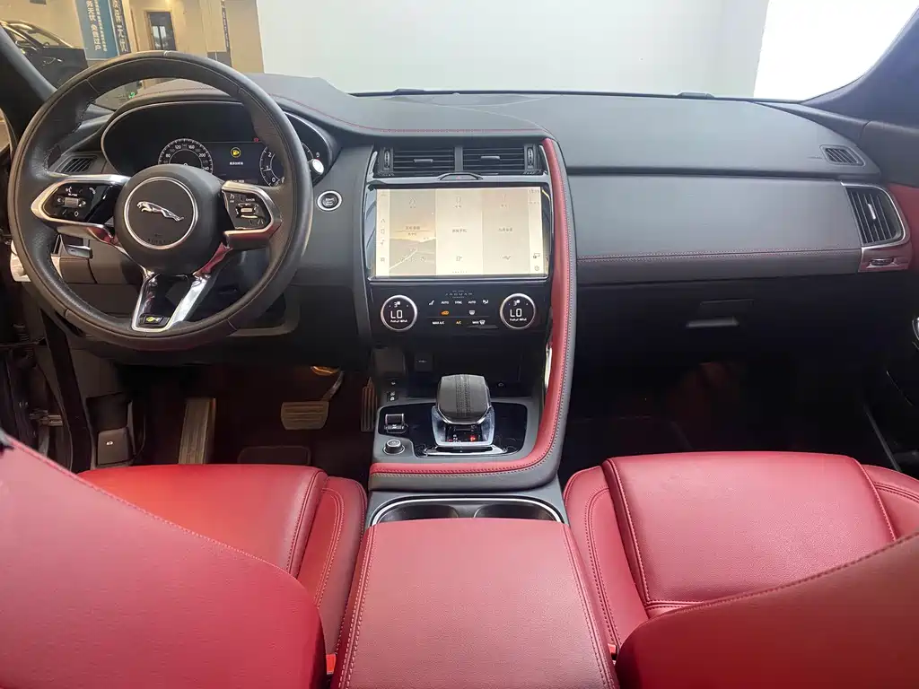 Jaguar E-PACE — миниатюра 8