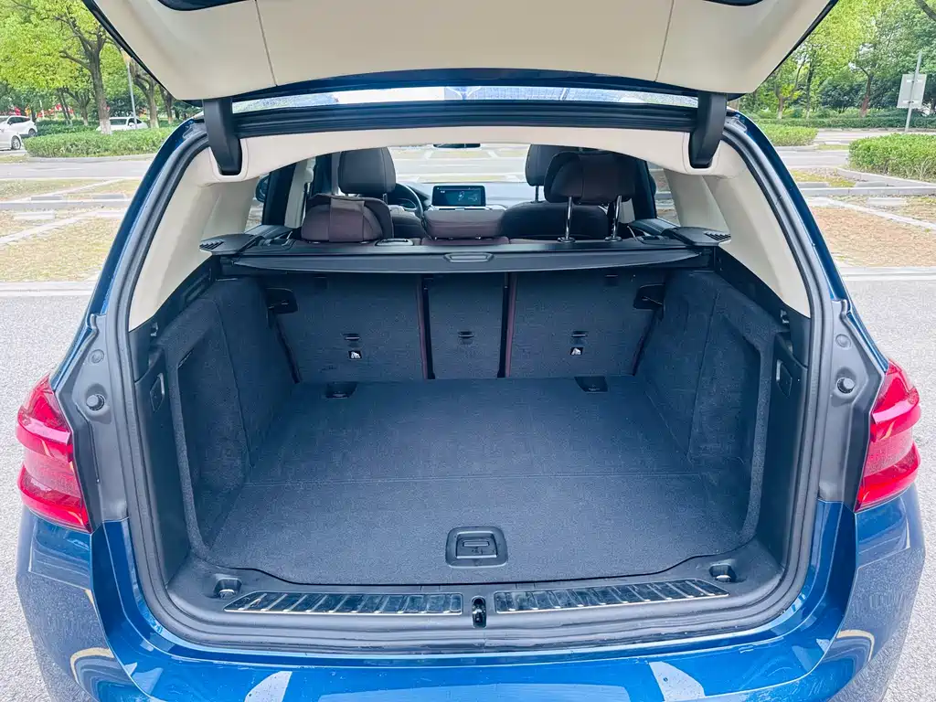 BMW iX3 — миниатюра 8