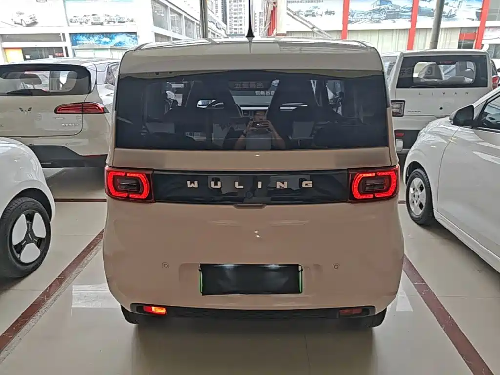 Wuling MINIEV — миниатюра 6