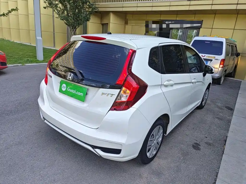 Honda Fit — миниатюра 7