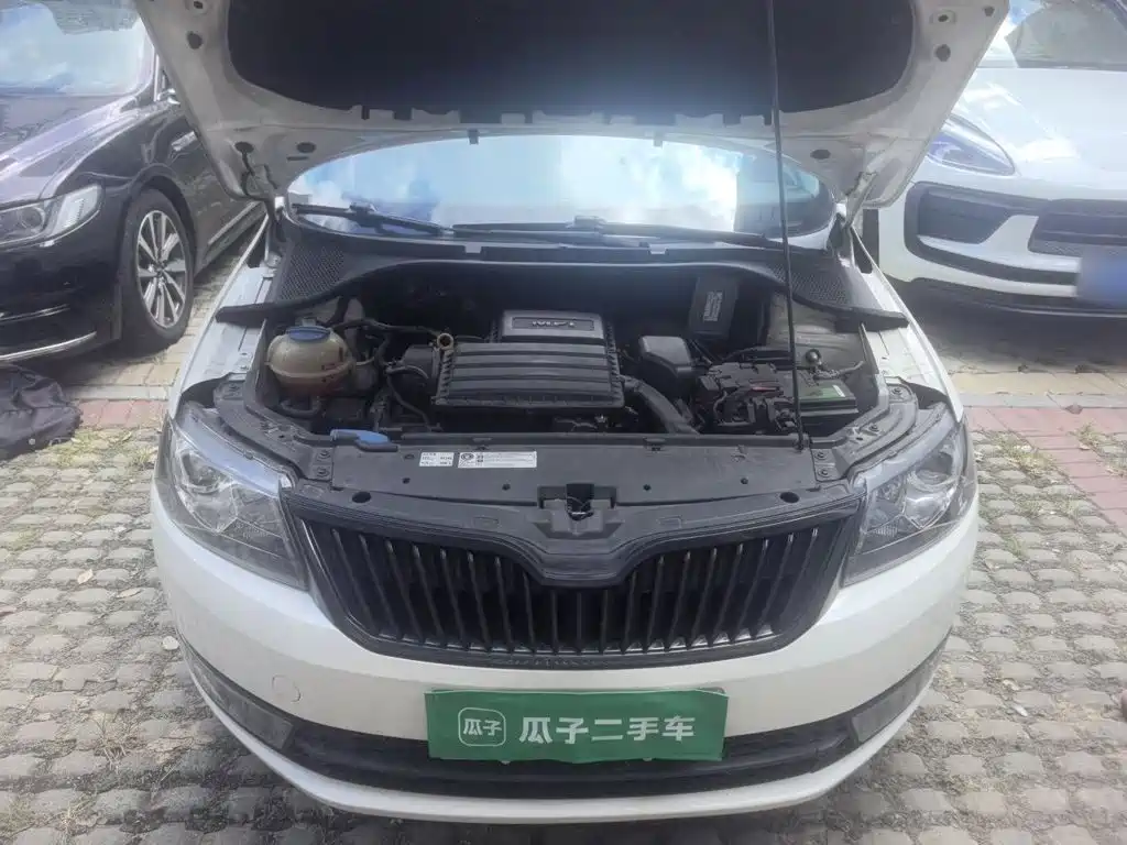 Skoda Rapid Spaceback — миниатюра 16