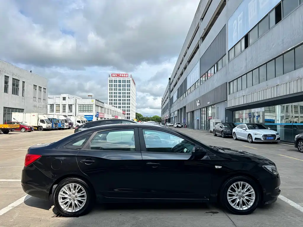 Buick Excelle — миниатюра 3
