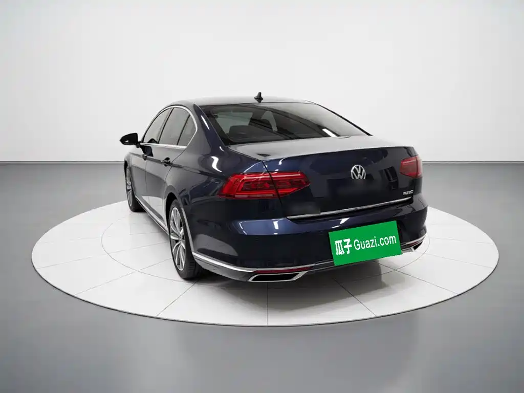 Volkswagen Magotan PHEV — миниатюра 4