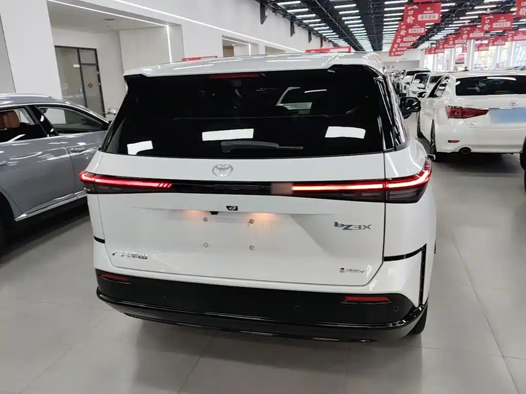 Toyota bZ3X — миниатюра 6