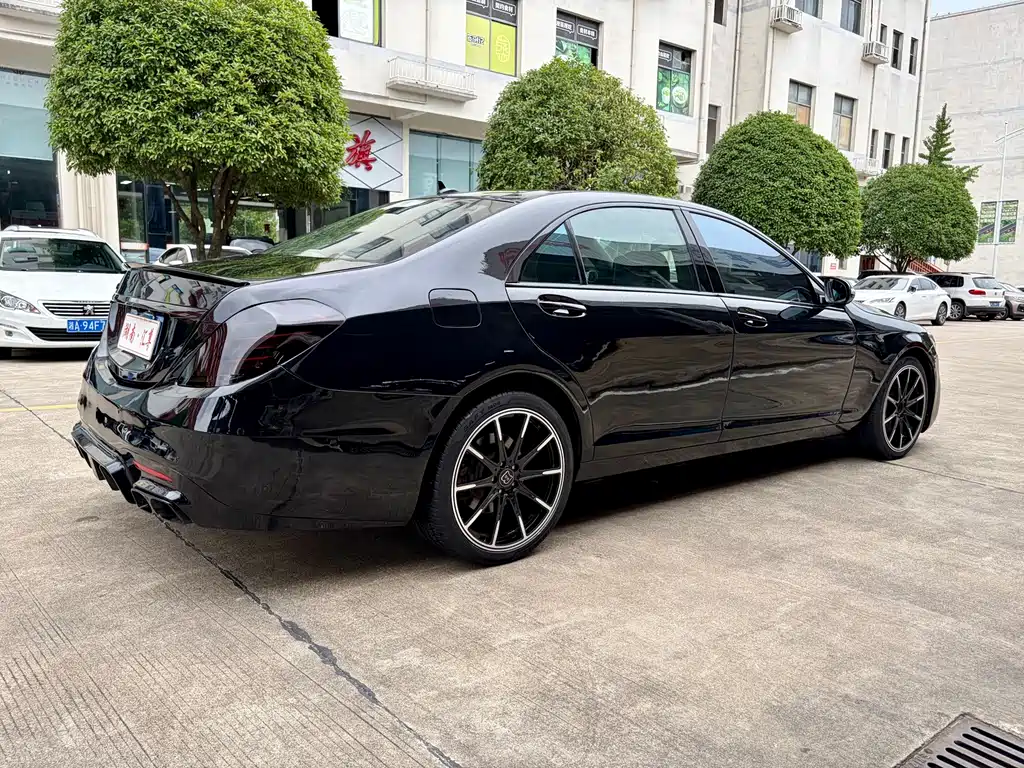 Mercedes-Benz S-Class — миниатюра 18