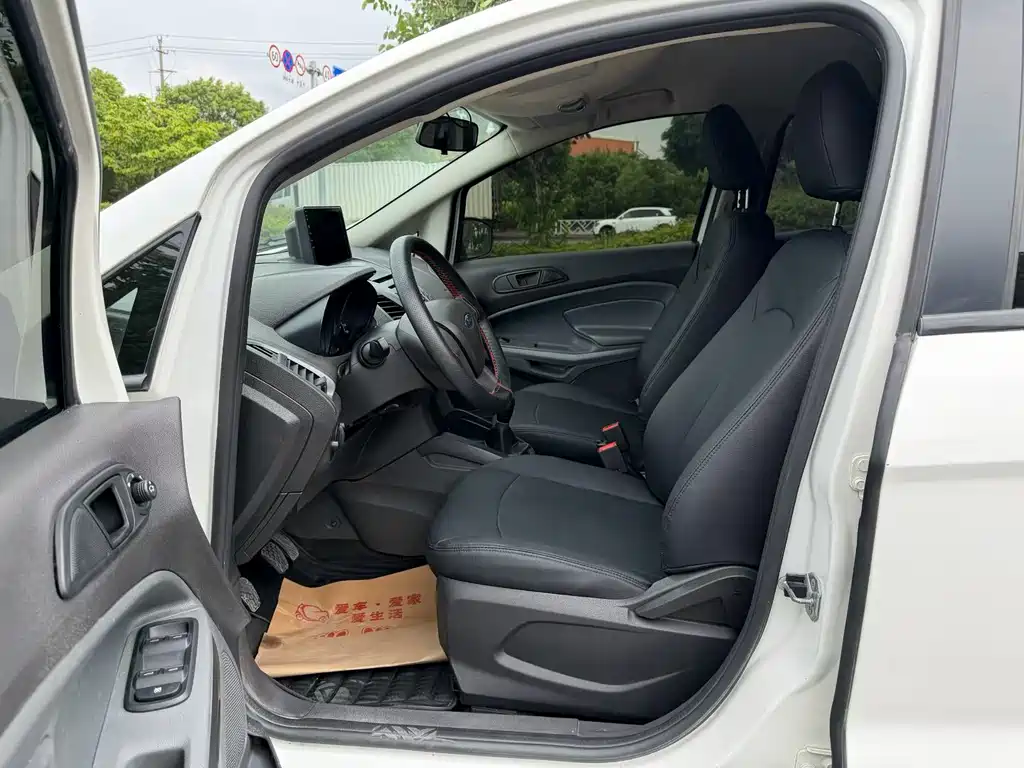 Ford Ecosport — миниатюра 7