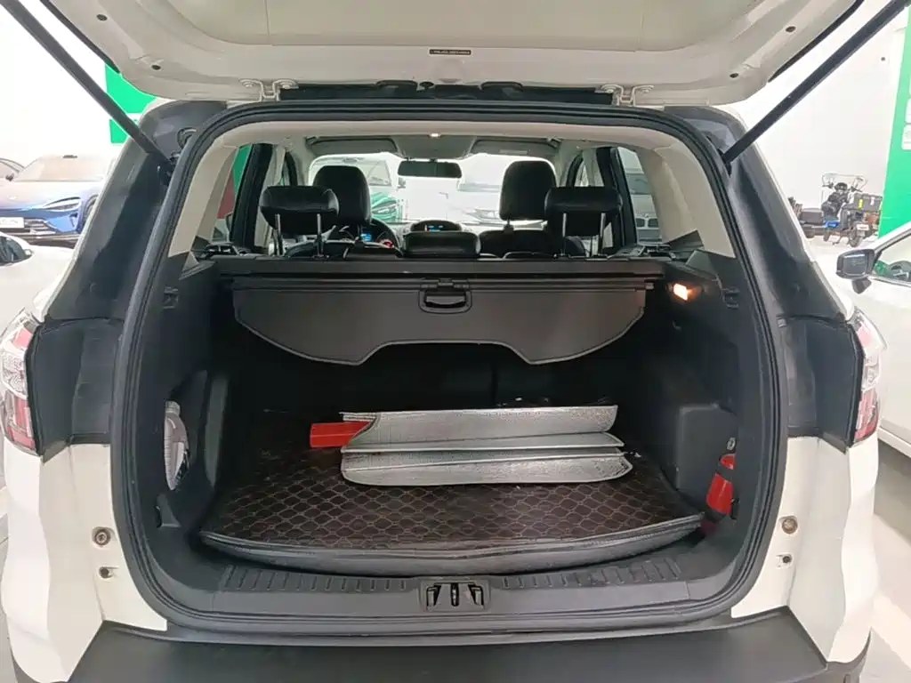 Ford Kuga — миниатюра 19