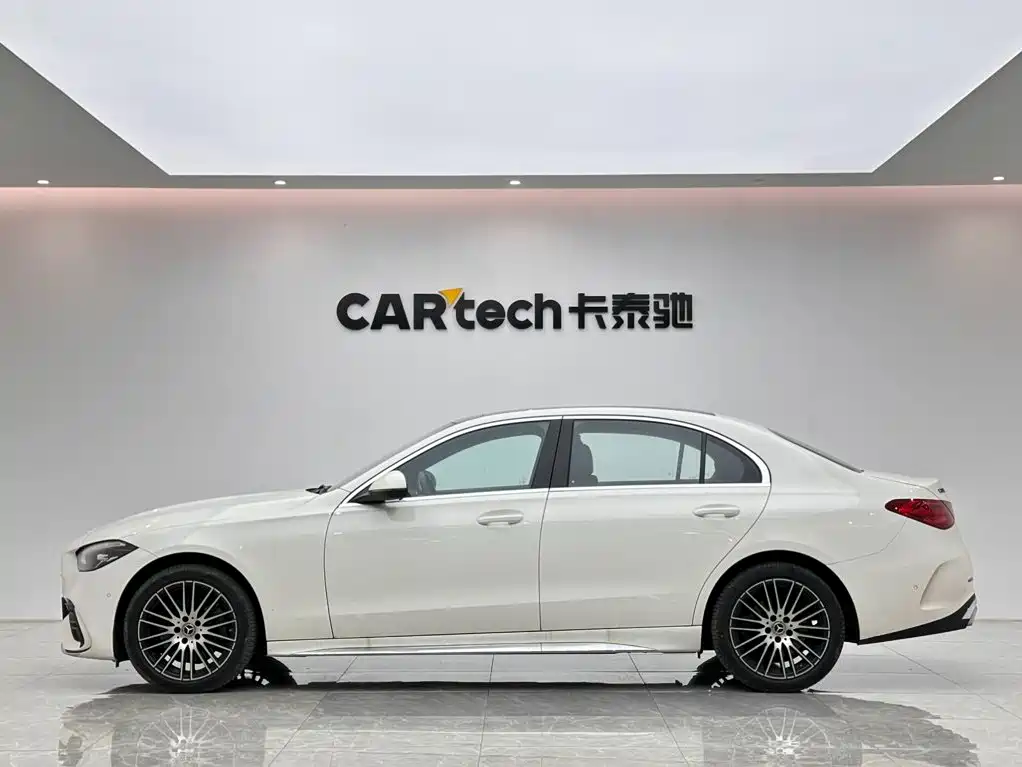 Mercedes-Benz C-Class — миниатюра 2