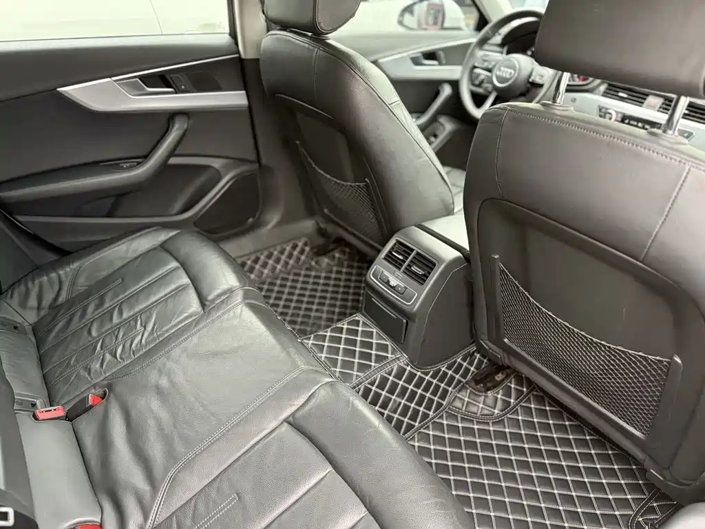 Audi A4L 2017 40 TFSI Fashion