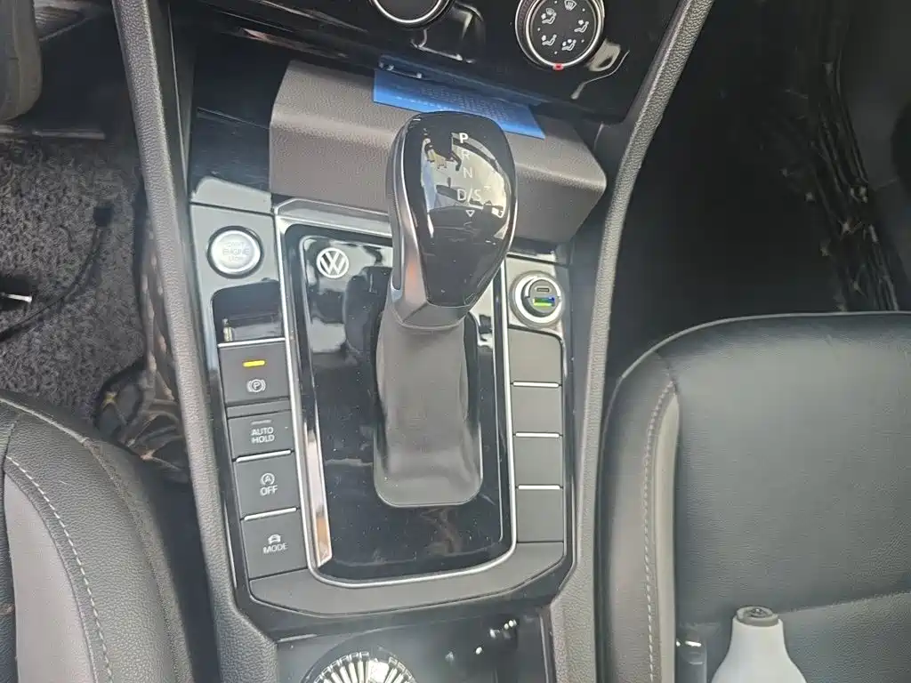 Volkswagen Sagitar — миниатюра 7