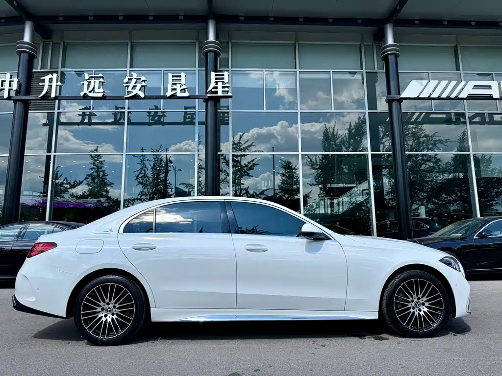 Mercedes-Benz C-Class — миниатюра 4
