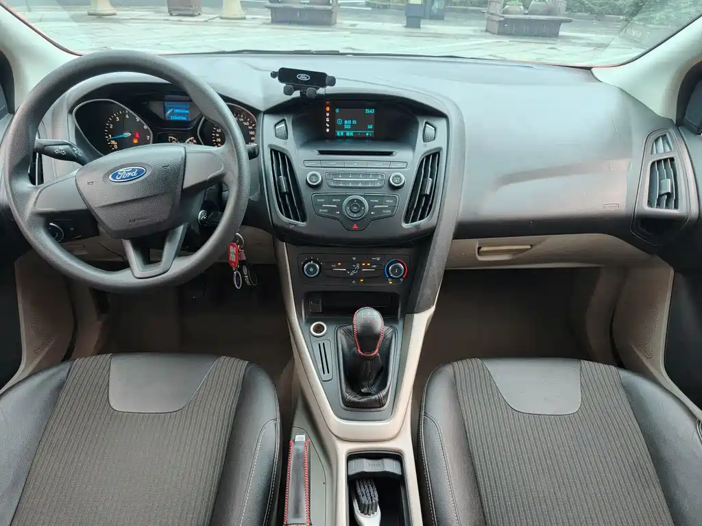 Ford Focus — миниатюра 10