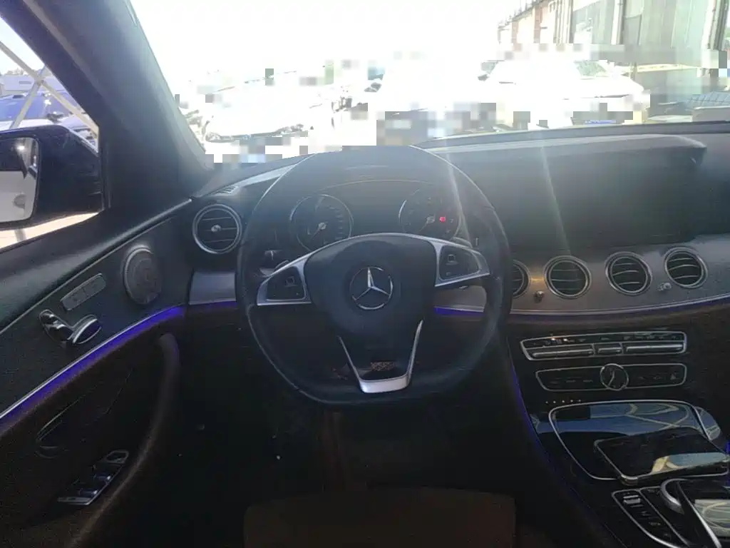 Mercedes-Benz E-Class — миниатюра 15