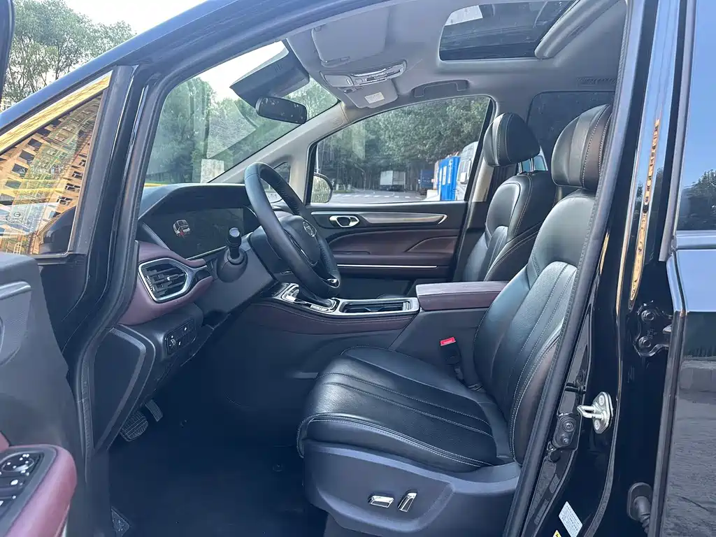 GAC Motor Trumpchi M6 — миниатюра 4