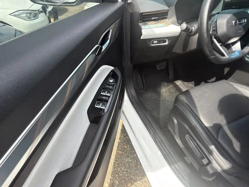 Geely Emgrand L — миниатюра 4