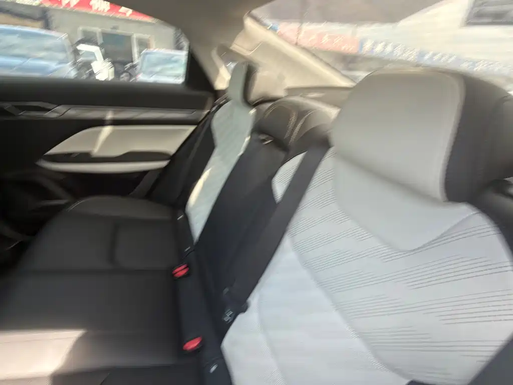 Geely Emgrand L — миниатюра 9