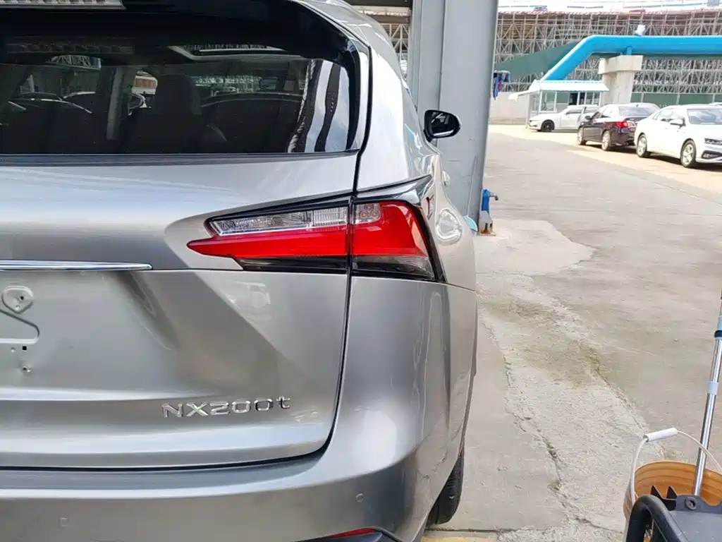Lexus NX — миниатюра 8