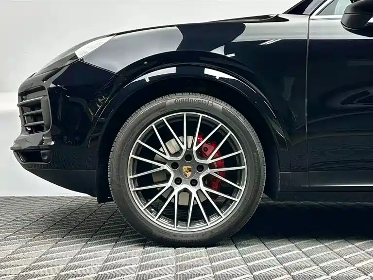 Porsche Cayenne — миниатюра 8
