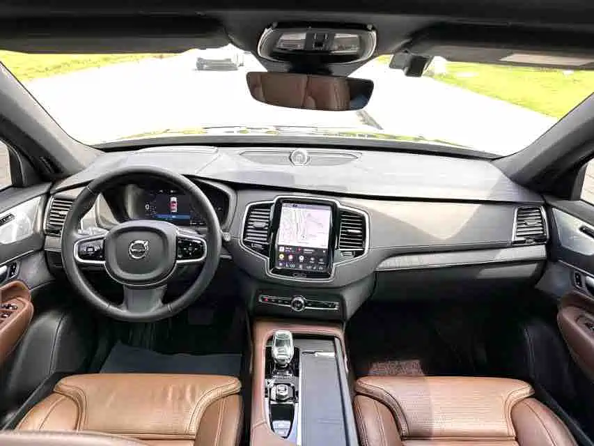 Volvo XC90 PHEV — миниатюра 8