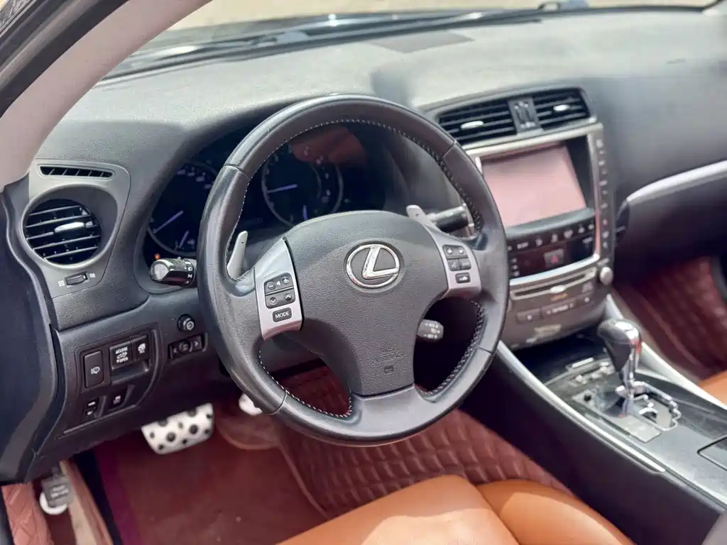 Lexus IS — миниатюра 6