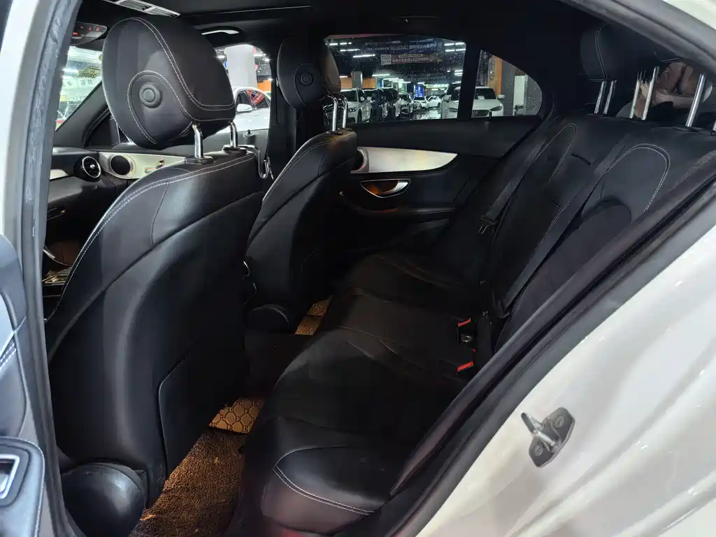 Mercedes-Benz C-Class — миниатюра 4