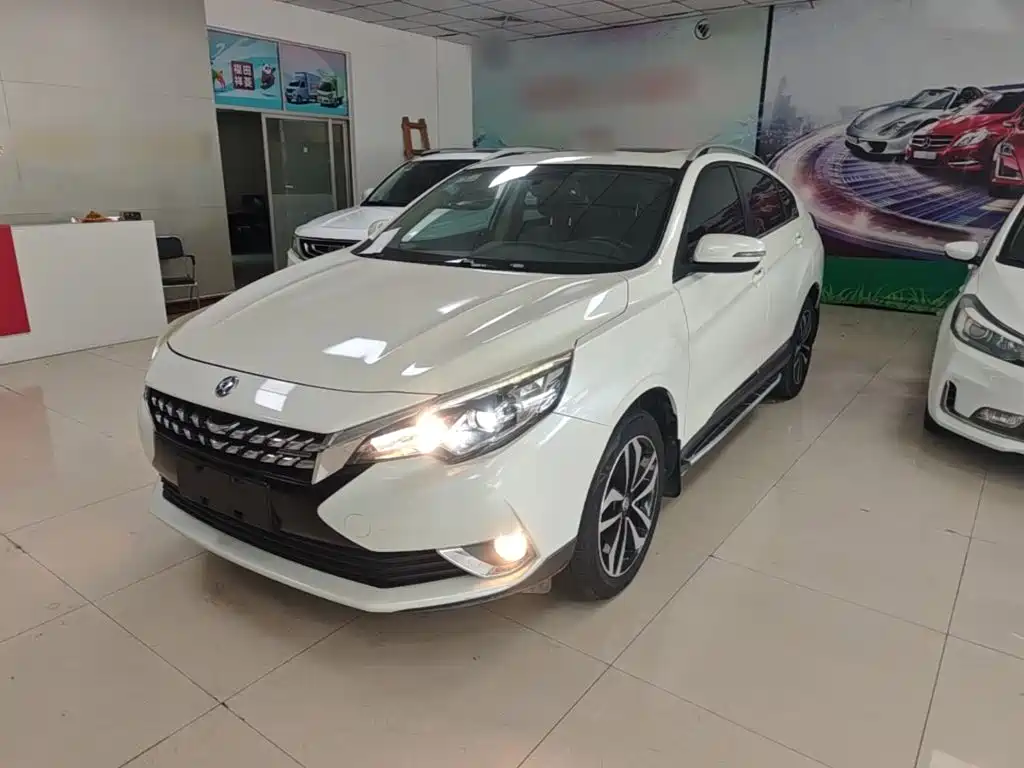 Venucia T90
