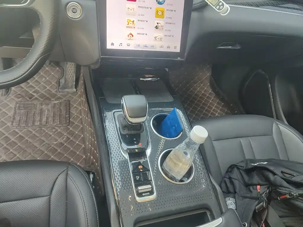 Hongqi Hongqi HS3 PHEV — миниатюра 14