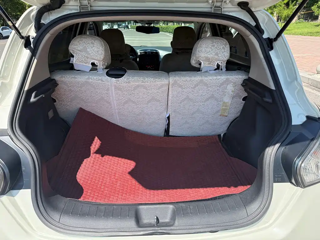 Nissan Tiida — миниатюра 13