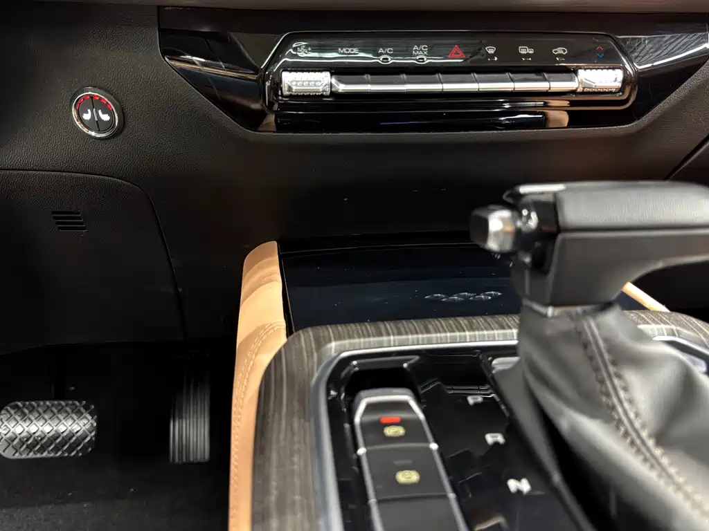Wuling Jiachen — миниатюра 13