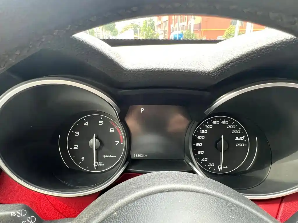 Alfa Romeo Stelvio — миниатюра 6