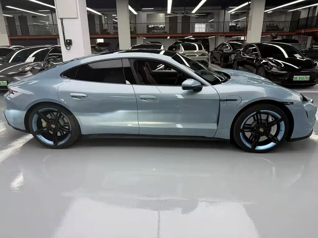 Porsche Taycan — миниатюра 14