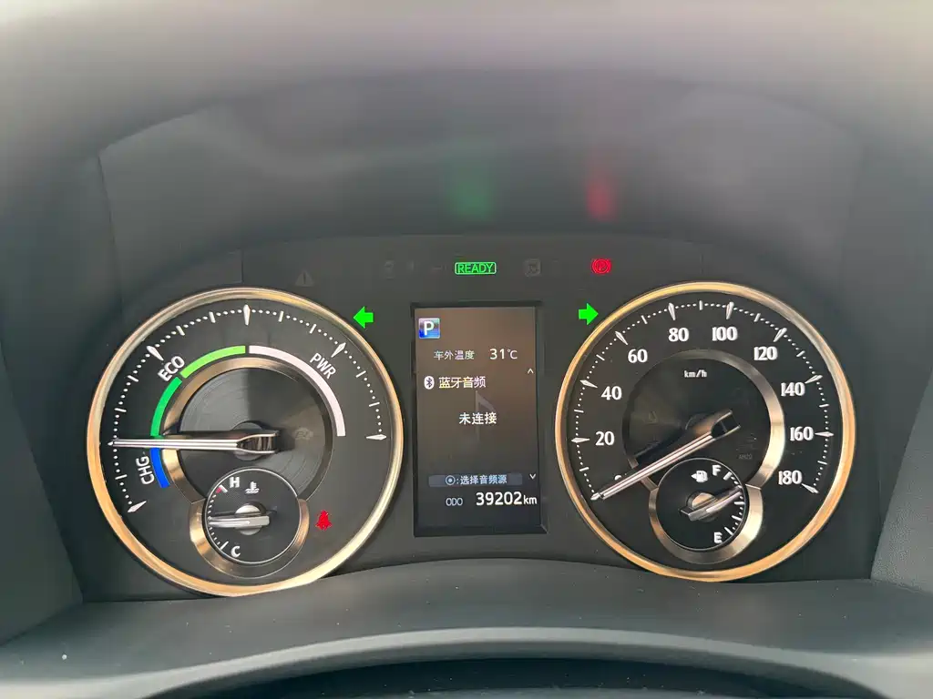 Toyota Alphard — миниатюра 20