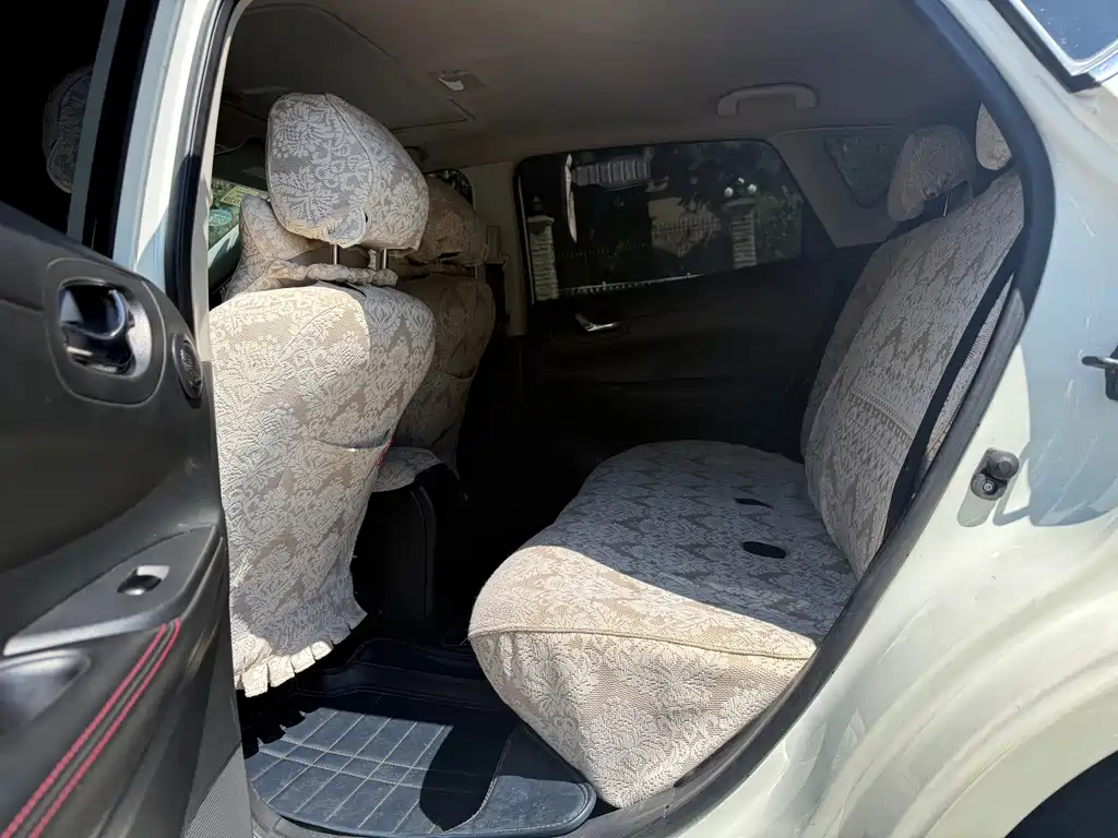 Nissan Tiida — миниатюра 14