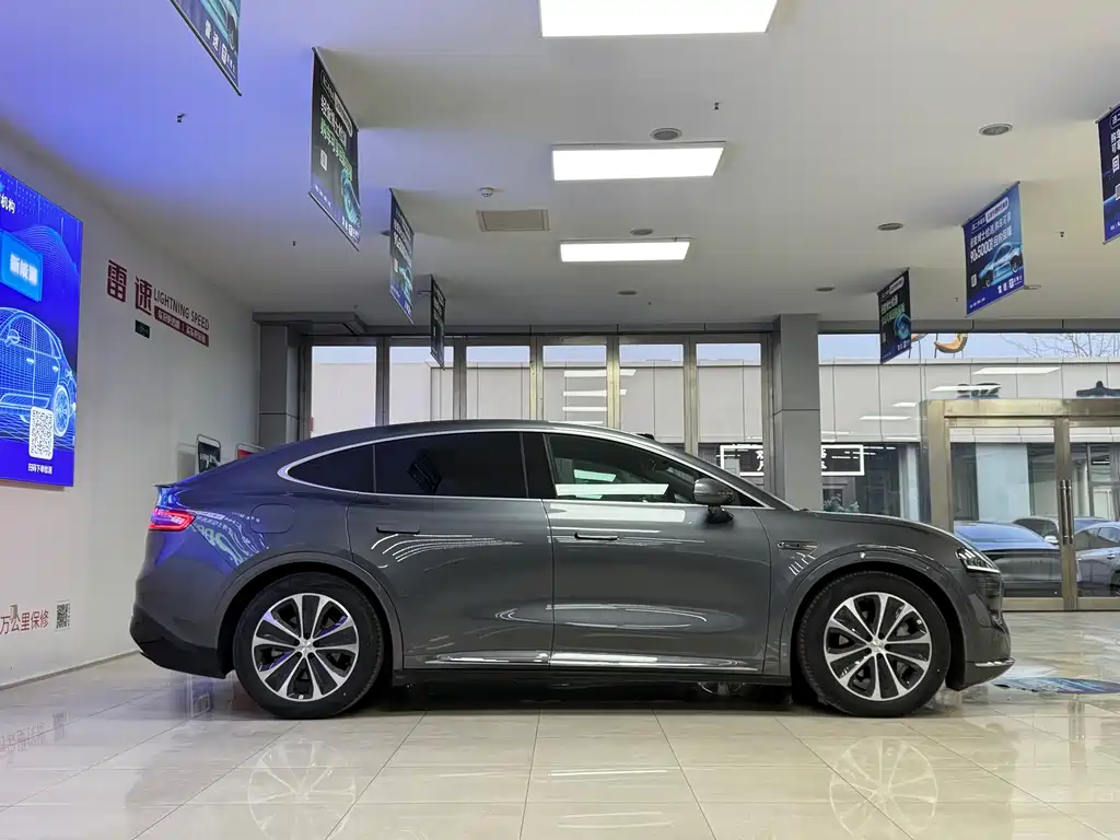 AITO WISDOM WORLD R7