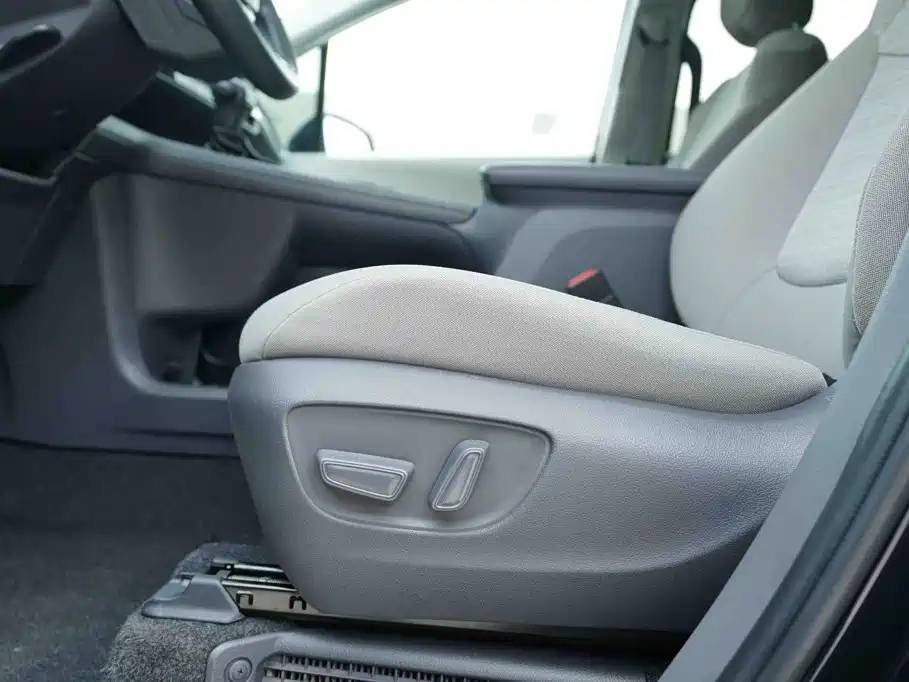 Toyota Sienna — миниатюра 12