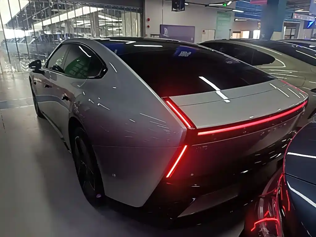 XPeng P7 — миниатюра 5