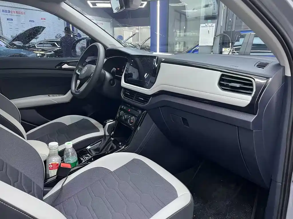 Volkswagen Tharu — миниатюра 2