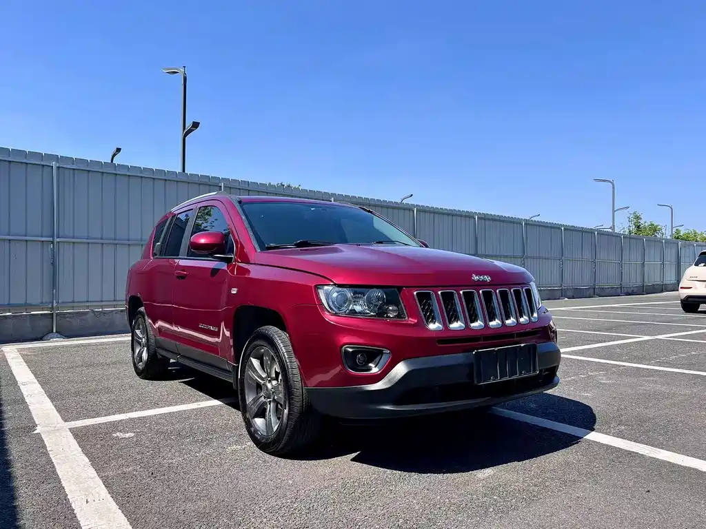 Jeep Compass (Import) — миниатюра 3