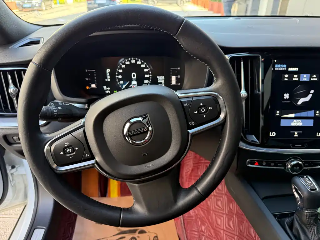 Volvo S60 — миниатюра 23