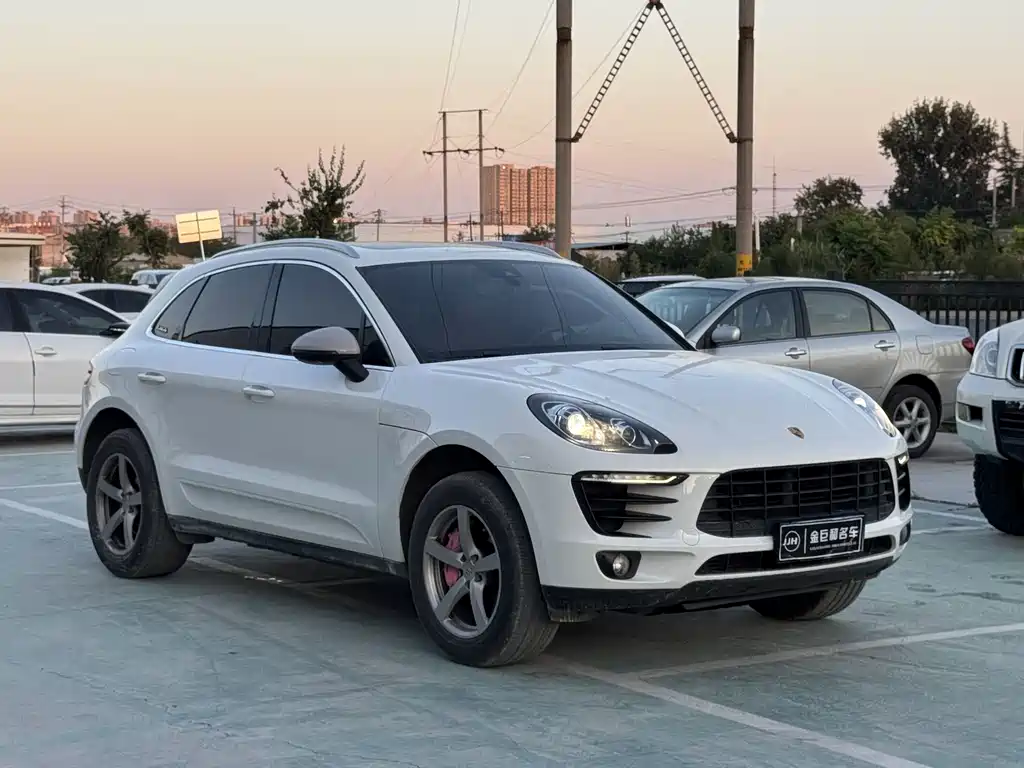 Porsche Macan — миниатюра 3