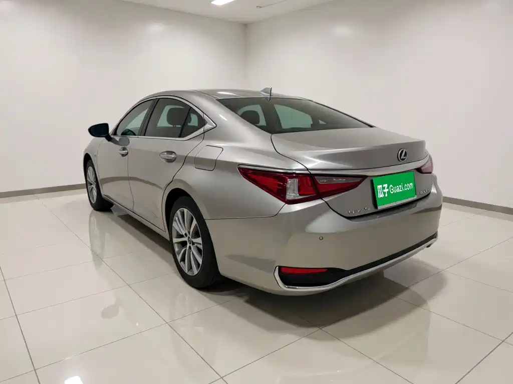 Lexus ES — миниатюра 4