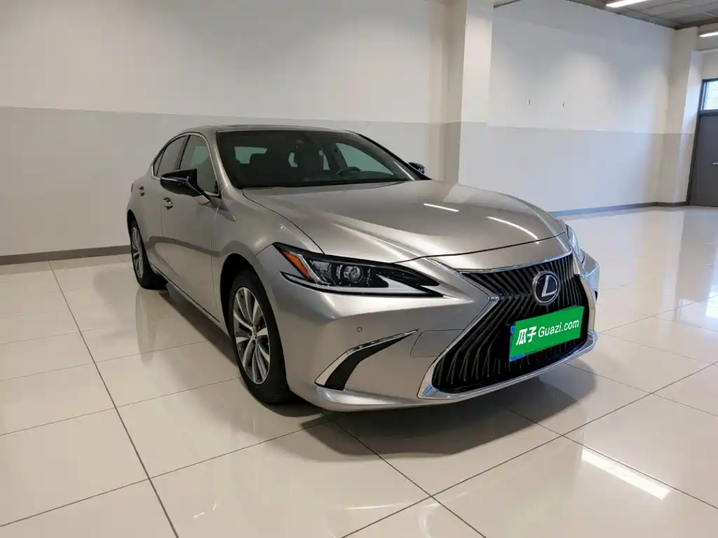 Lexus ES — миниатюра 3