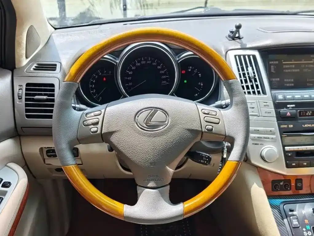 Lexus RX Classic — миниатюра 5