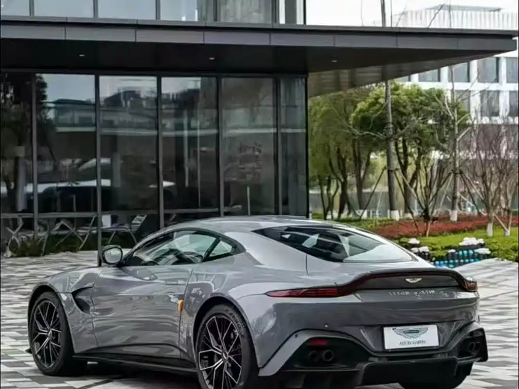 Aston Martin V8 Vantage — миниатюра 3