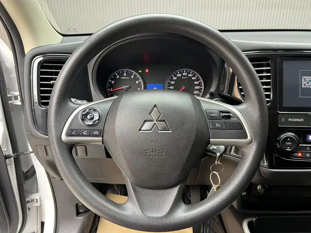 Mitsubishi Outlander — миниатюра 4