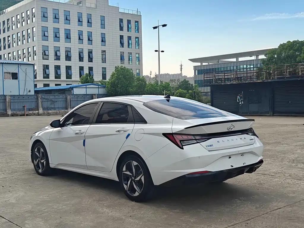Hyundai Elantra — миниатюра 5