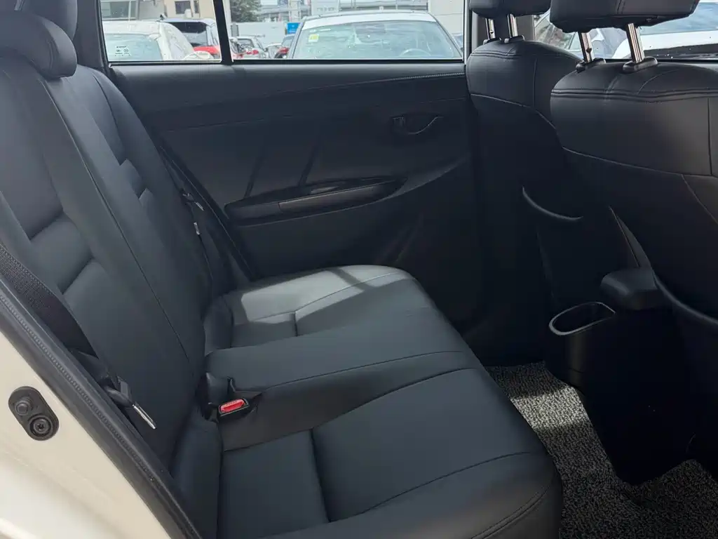 Toyota Yaris L — миниатюра 13