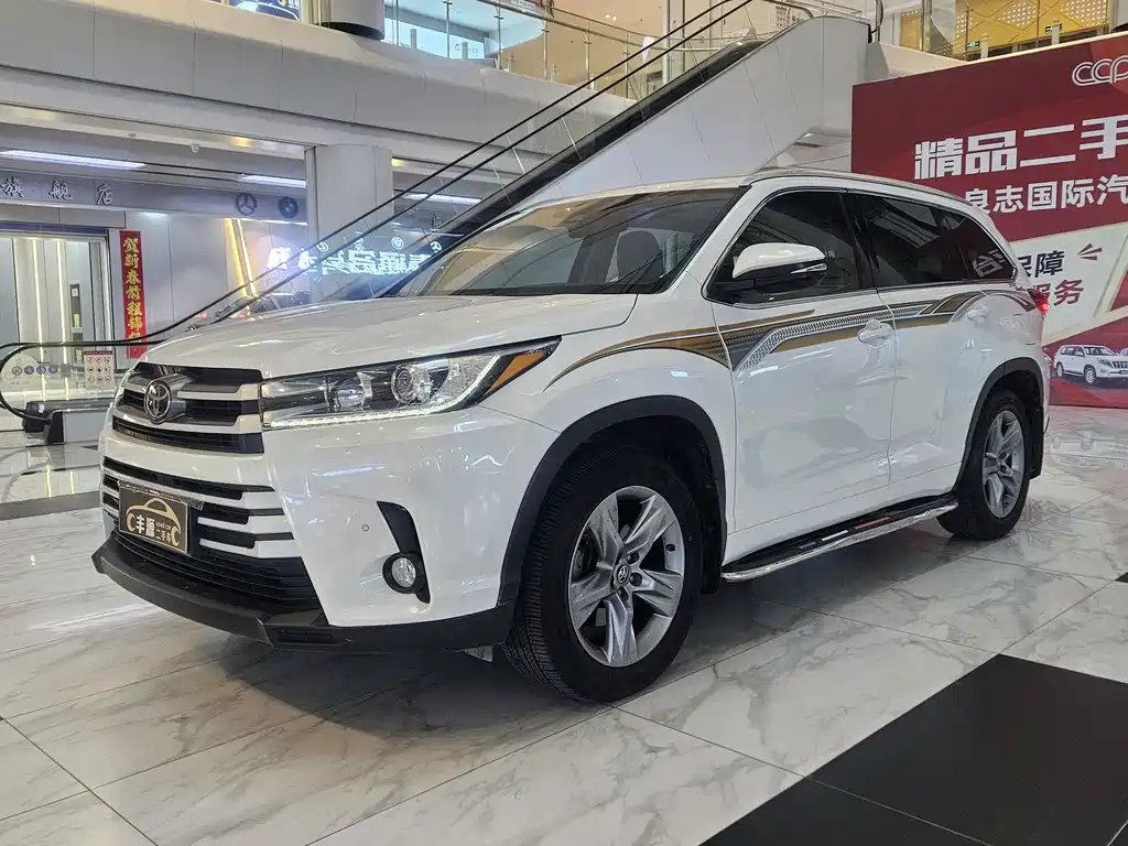 TOYOTA HIGHLANDER